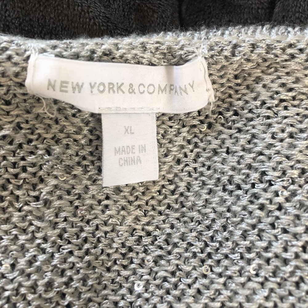 sweater - Picture 4 of 4